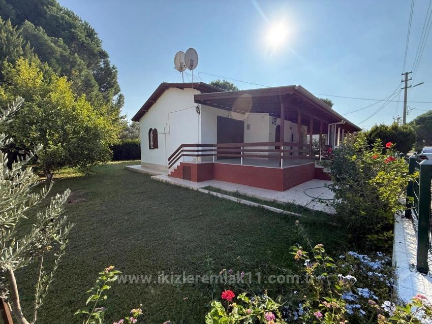 Freistehendes Ferienhaus Mit 2 Schlafzimmern Und Einem Zusätzlichen Zimmer Sowie Einem Großen Garten, 100 Meter Vom Meer Entfernt, In Seferihisar Doğanbey