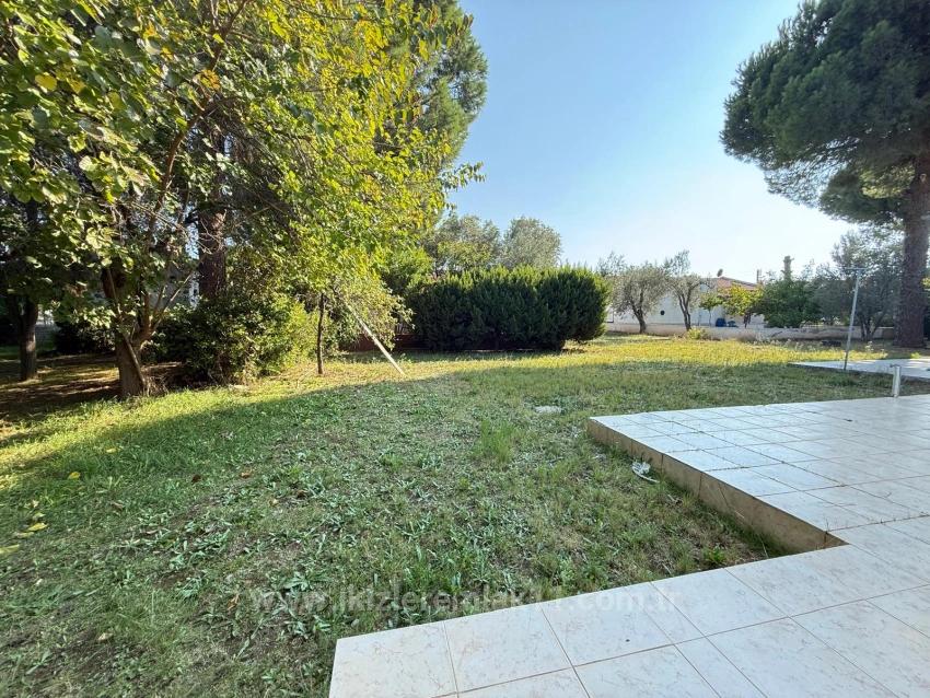 Freistehendes Ferienhaus Mit 2 Schlafzimmern Und Einem Zusätzlichen Zimmer Sowie Einem Großen Garten, 100 Meter Vom Meer Entfernt, In Seferihisar Doğanbey