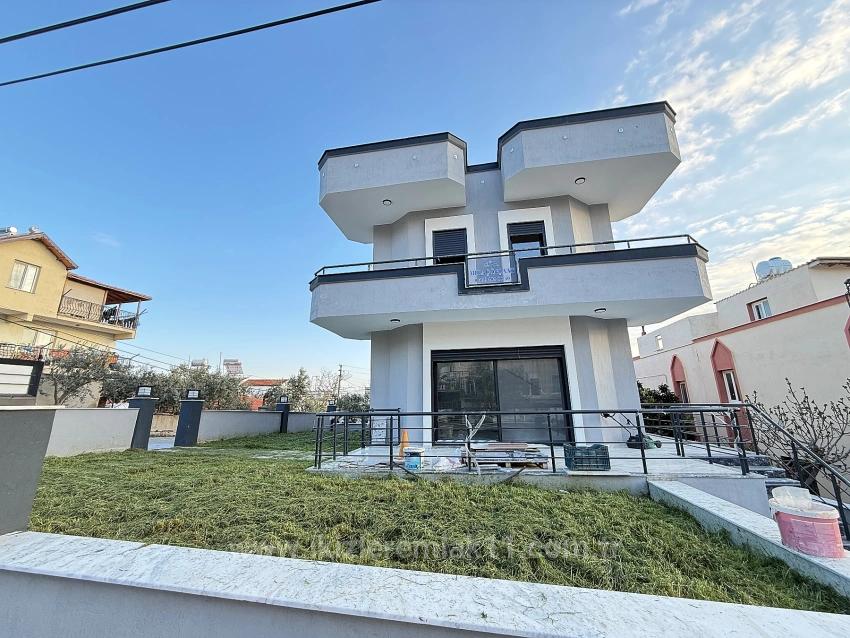 3+1 Eckvilla Mit Meerblick Und Separater Küche In Ürkmez