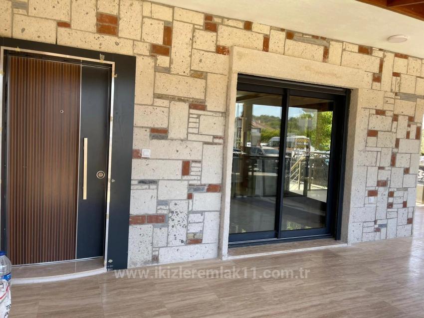 Luxuriöse Und Komfortable Duplex-Villa Am Meer In Seferihisar Ürkmez Zu Verkaufen