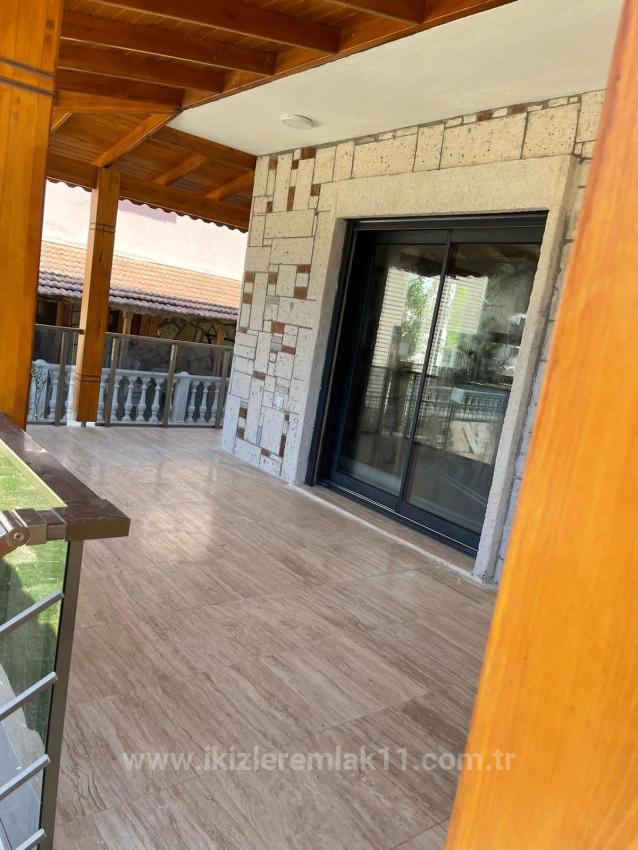 Luxuriöse Und Komfortable Duplex-Villa Am Meer In Seferihisar Ürkmez Zu Verkaufen