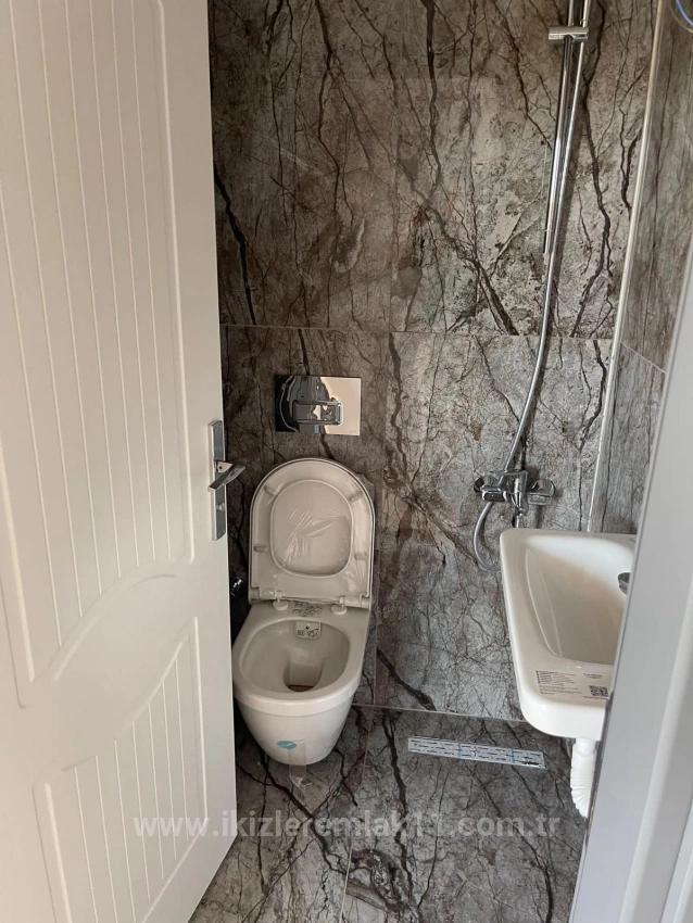 Luxuriöse Und Komfortable Duplex-Villa Am Meer In Seferihisar Ürkmez Zu Verkaufen