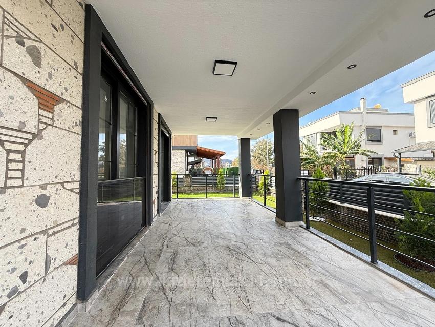 Brandneue, Freistehende Luxusvilla Mit Pool In Seferihisar Doğanbey Zu Verkaufen