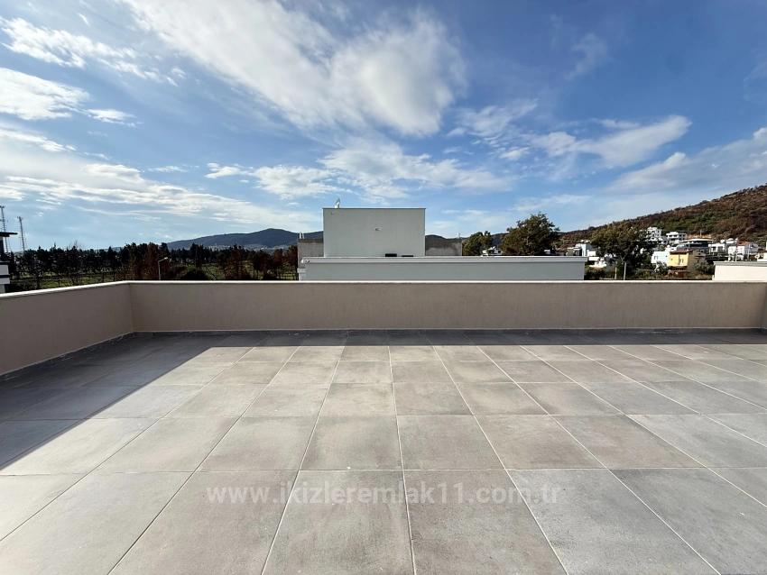 Brandneue, Freistehende Luxusvilla Mit Pool In Seferihisar Doğanbey Zu Verkaufen