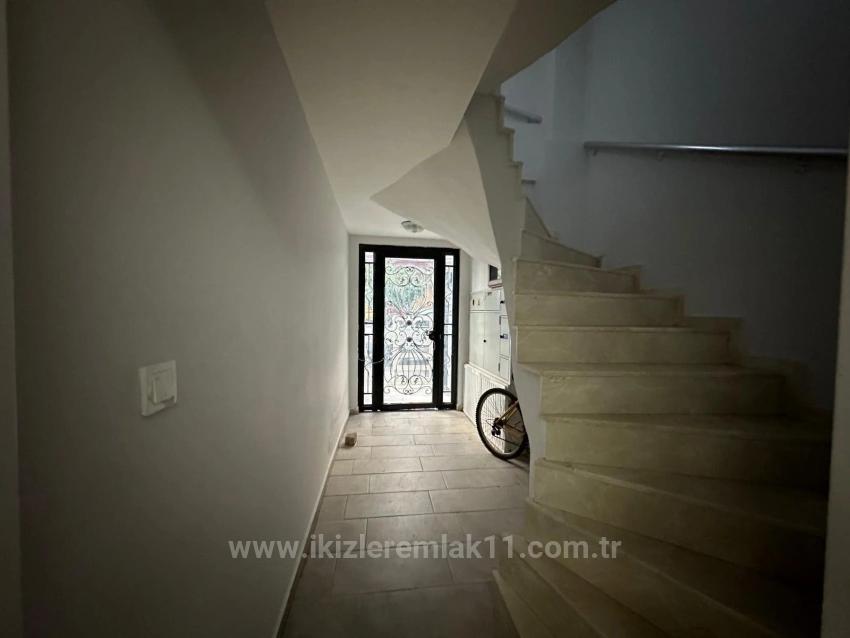 2+1 Erdgeschosswohnung Zum Verkauf In Seferihisar Doğanbey, 200 M Vom Meer Entfernt