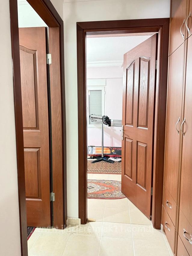 2+1-Zimmer-Wohnung (80 M²) Im Zentrum Von Seferihisar Ürkmez Zu Verkaufen, Keine Renovierungsarbeiten Erforderlich