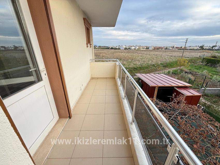 5+1-Zimmer Einfamilienhaus Zu verkaufen in Cumhuriyet Bz. Seferihisar Doğanbey - 200 m²