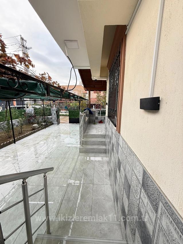 5+1-Maisonette-Villa Mit Großem Garten In Doğanbey, Seferihisar Zu Verkaufen