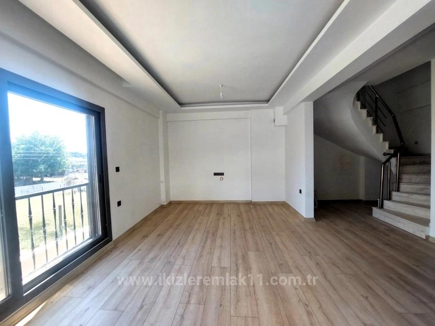 Brandneue 2+1-Maisonette-Villa Mit Garten Zum Verkauf In Payamlı, Seferihisar.