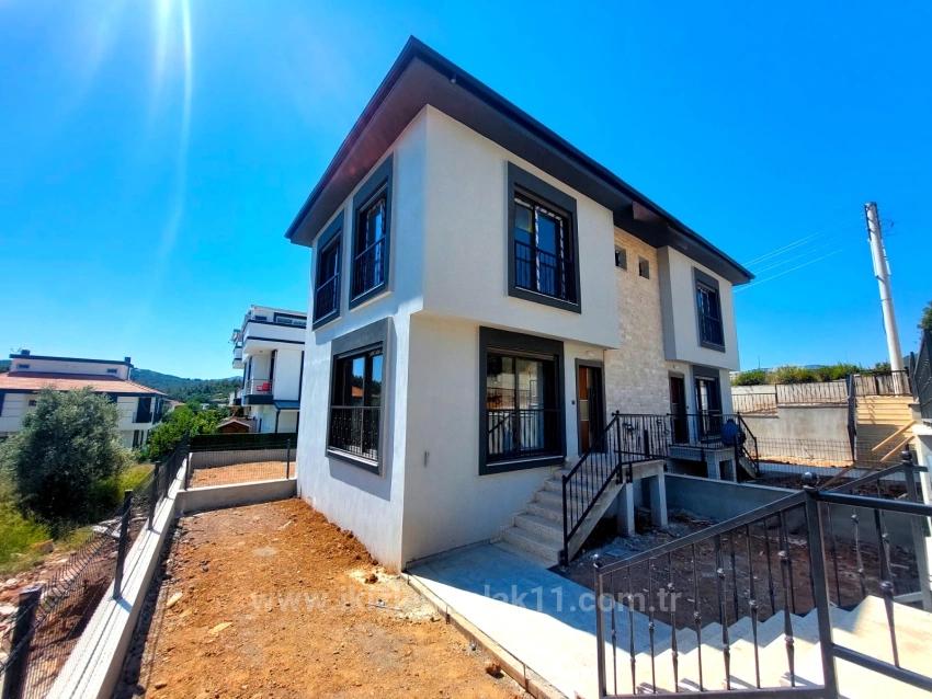 Brandneue 2+1-Maisonette-Villa Mit Garten Zum Verkauf In Payamlı, Seferihisar.