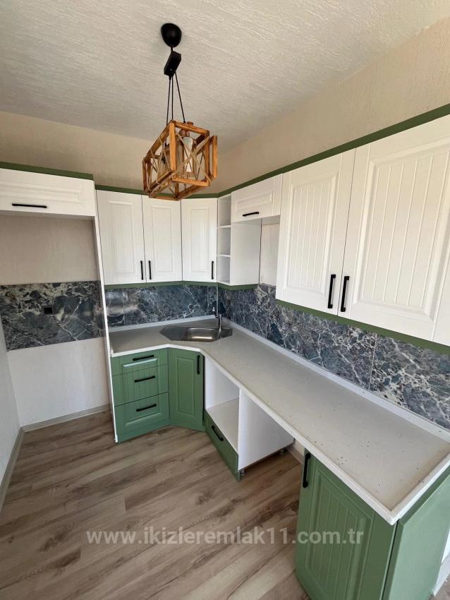 Fertiges, Freistehendes Sommerhaus Mit 2+1 Schlafzimmern In Menderes Gümüldür Zu Verkaufen, Mit Einem 200 Quadratmeter Großen Garten.