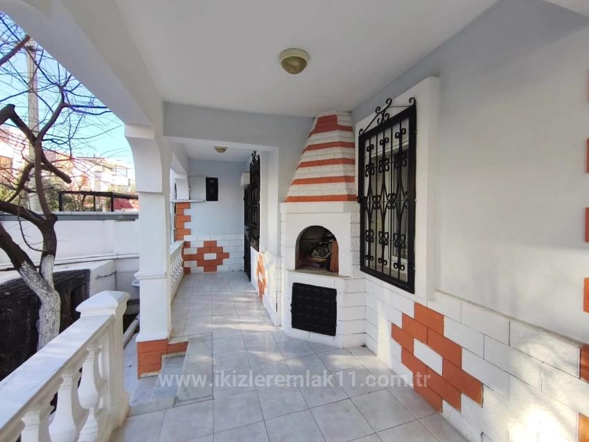 Freistehende 6+1 Villa Mit Garten Zum Verkauf In Doğanbey, Seferihisar