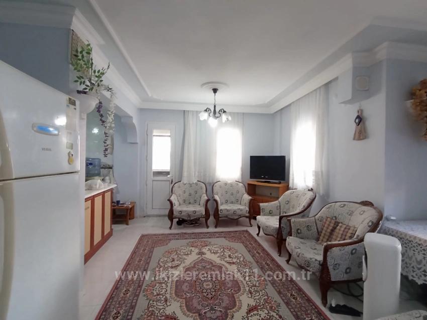 Freistehende 6+1 Villa Mit Garten Zum Verkauf In Doğanbey, Seferihisar