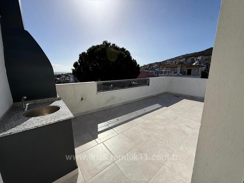 Brandneue, Geräumige Freistehende Villa Mit 4 Schlafzimmern Und Einem Zusätzlichen Zimmer In Doğanbey, Seferihisar, Zu Verkaufen.