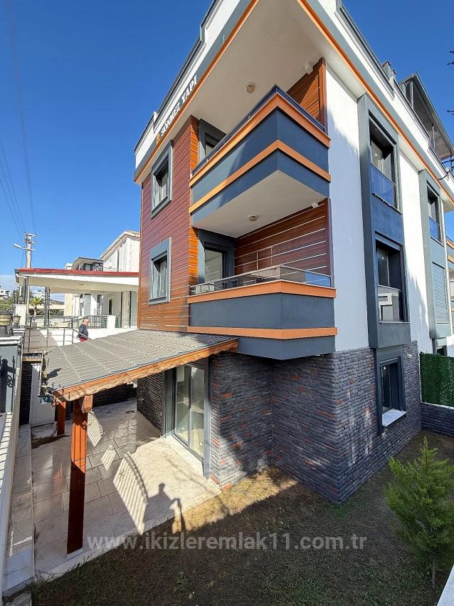 Brandneue, Geräumige Freistehende Villa Mit 4 Schlafzimmern Und Einem Zusätzlichen Zimmer In Doğanbey, Seferihisar, Zu Verkaufen.