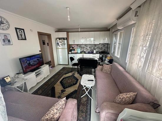 2+1 Wohnung Zum Verkauf Im Zentrum Von Seferihisar Ürkmez, 80 M2, 200 M Vom Meer Entfernt.