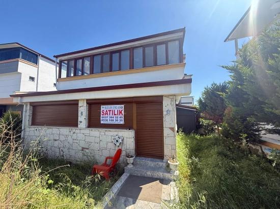 2+1 Voll Möblierte Villa Mit Garten In Doğanbey, Seferihisar Zu Verkaufen