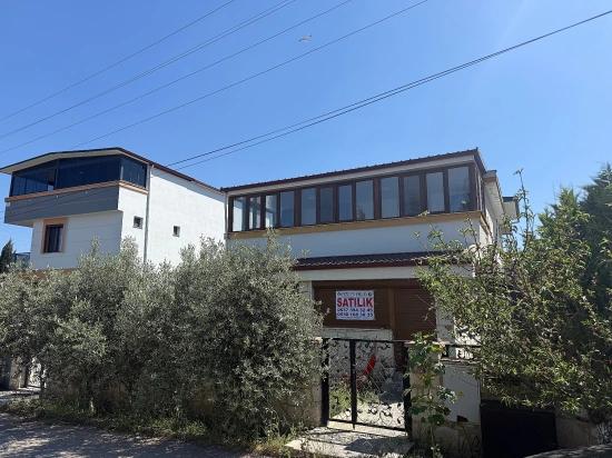 2+1 Voll Möblierte Villa Mit Garten In Doğanbey, Seferihisar Zu Verkaufen