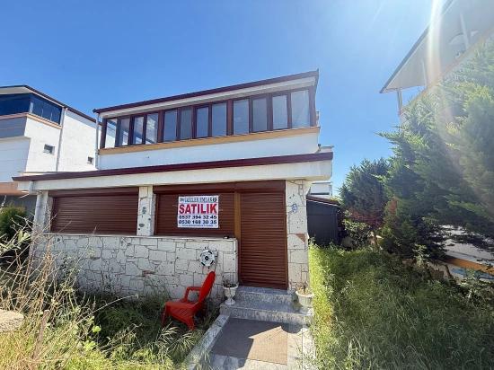 2+1 Voll Möblierte Villa Mit Garten In Doğanbey, Seferihisar Zu Verkaufen