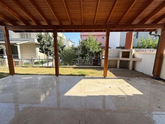 Brandneue 3+1-villa Zum Verkauf Im Seferihisar Doğanbey Center.