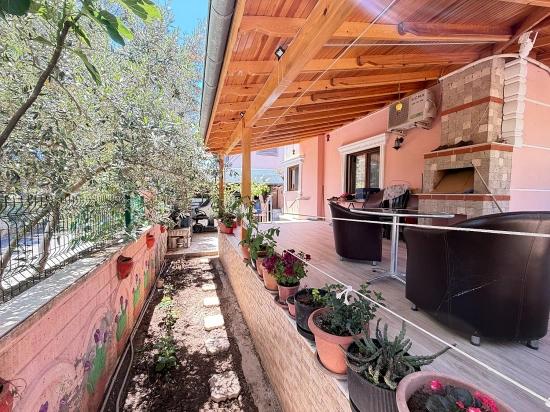4+1 Freistehende Villa Mit Garten Zum Verkauf In Doğanbey, Seferihisar