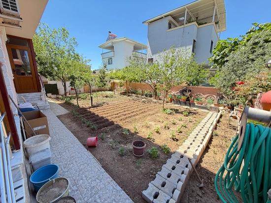 4+1 Freistehende Villa Mit Garten Zum Verkauf In Doğanbey, Seferihisar