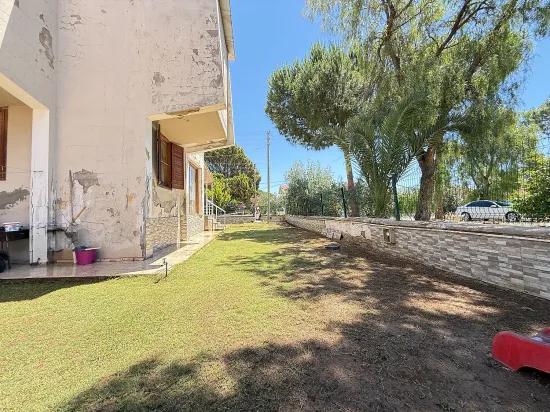In Seferihisar Doğanbey Zu Verkaufen 3+1 Mit Meer 50m Gartenvilla