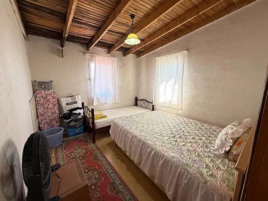 In Seferihisar Doğanbey Zu Verkaufen 3+1 Mit Meer 50m Gartenvilla