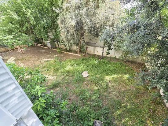 Zum Verkauf - Unabhängige Wohnung Mit Garten - In Gümüldür - 200 Mt Vom Meer Entfernt