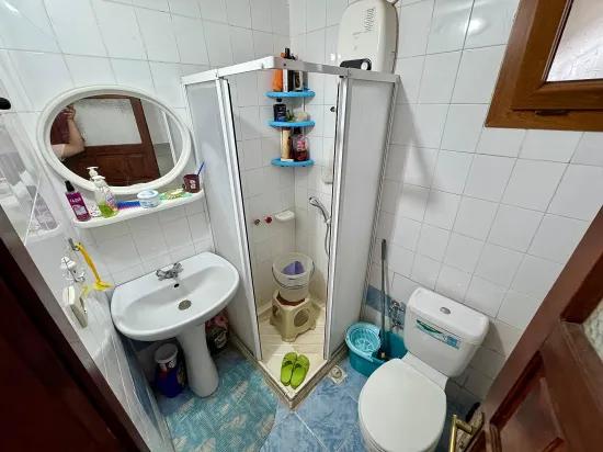 In Doğanbey Einem Zu-verkauf-stehenden Zwischen-geschoss 2+1 Zur Meer-seite 70 Metre² Wohnung
