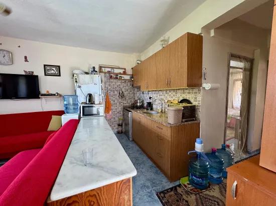 In Doğanbey Einem Zu-verkauf-stehenden Zwischen-geschoss 2+1 Zur Meer-seite 70 Metre² Wohnung