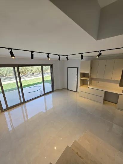 In Gümüldür İnönü Mahallesi, 450 Meter Vom Meer Entfernt, Großzügige Gartenvilla, Neuwertig 4+1!