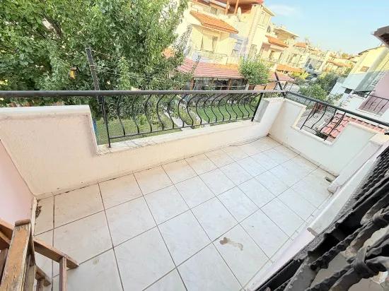 In Gümüldür am Meer zu verkaufen freistehend mit Garten 3+1 Villa