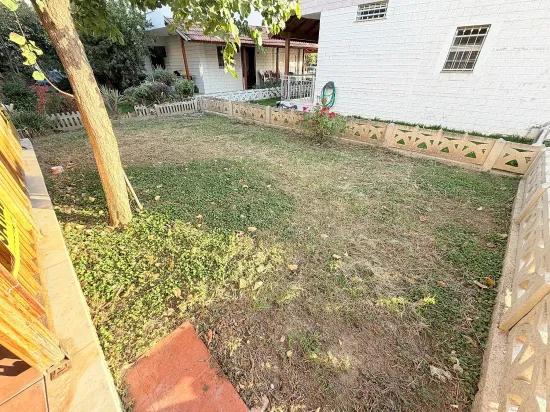 Freistehend mit Garten, 3+1 Villa, In Gümüldür am Meer, zu verkaufen.