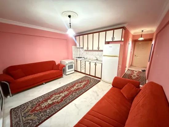 Seferihisar Ürkmez Im Zentrum zu verkaufen 2 + 1 80 metre² Wohnung