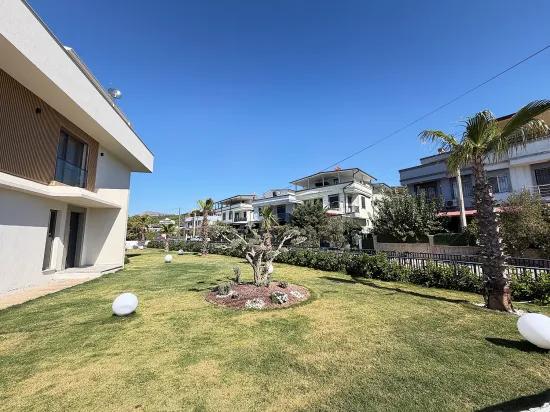 🏡 Luxusvilla mit Pool, neu, Innerhalb der Wohnanlage In Seferihisar Ürkmez