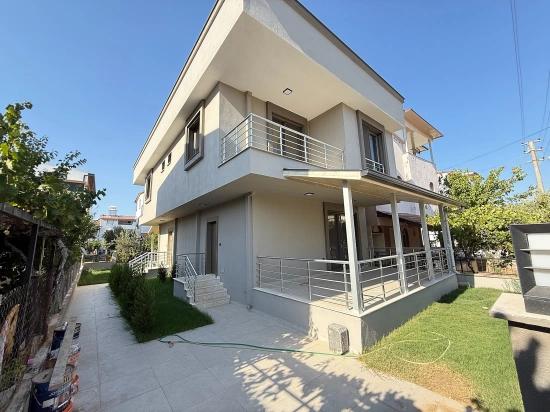 Brandneues Luxus-Sommerhaus Mit 3+1 Bädern In Seferihisar Doganbey Zu Verkaufen