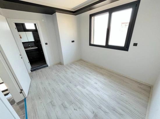 Freistehende Villa Mit 3 Schlafzimmern Und Einem Zusätzlichen Zimmer (elternschlafzimmer) Auf Einem 390 M² Großen Garten In Seferihisar Doganbey Zu Verkaufen