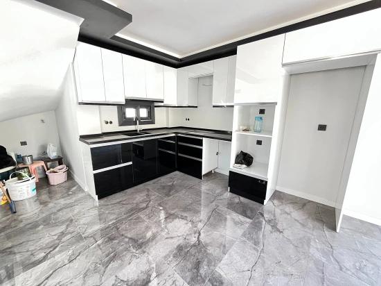 Freistehende Villa Mit 3 Schlafzimmern Und Einem Zusätzlichen Zimmer (elternschlafzimmer) Auf Einem 390 M² Großen Garten In Seferihisar Doganbey Zu Verkaufen
