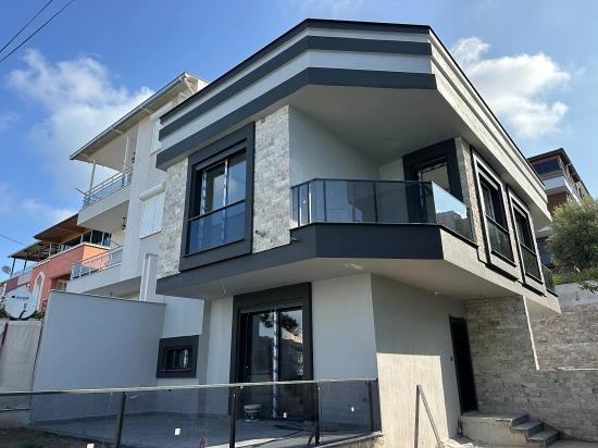 2+1 Brandneue Maisonette-Villa Mit Garten Zum Verkauf Im Zentrum Von Seferihisar Ürkmez