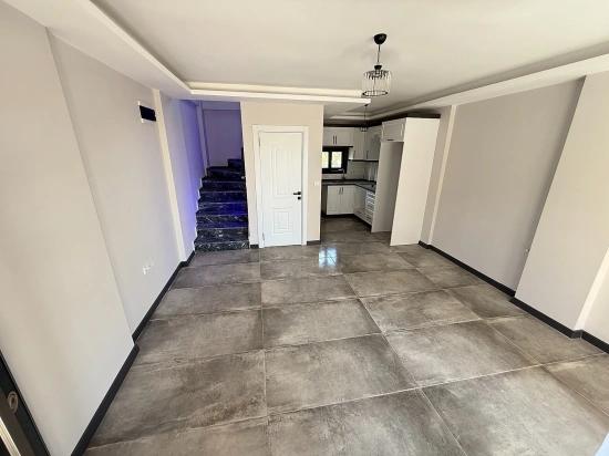 2 + 1 Brandneues Duplex-sommerhaus Zum Verkauf Im Zentrum Von Seferihisar, Doğanbey