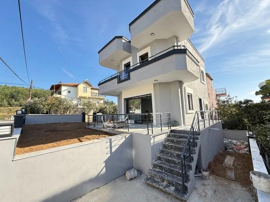 3+1 Eckvilla Mit Meerblick Und Separater Küche In Ürkmez