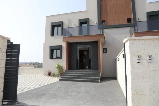 750 Quadratmeter Große Luxusvilla Mit 4 + 2 Privaten Pools Zum Verkauf In Izmir Seferihisar Düzce