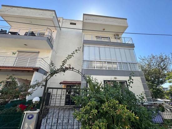 2+1 Wohnung Zum Verkauf Im Zentrum Von Seferihisar Ürkmez, Nahe Am Meer