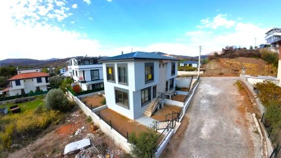 Brandneue 2+1-Maisonette-Villa Mit Garten Zum Verkauf In Payamlı, Seferihisar.