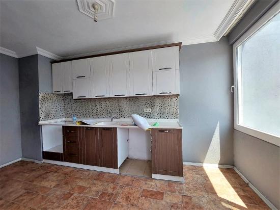2+1 Wohnung Zum Verkauf Im Zentrum Von Seferihisar Ürkmez, Separate Küche