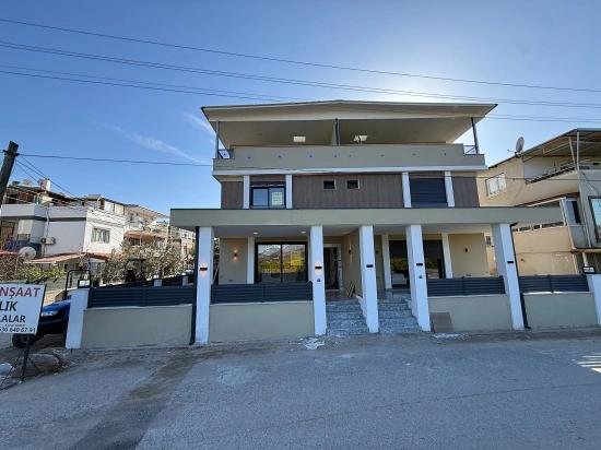 Luxuriöse, Brandneue 3+1-zimmer-villa Mit Garten In Meeresnähe In Doğanbey, Seferihisar, Zu Verkaufen.
