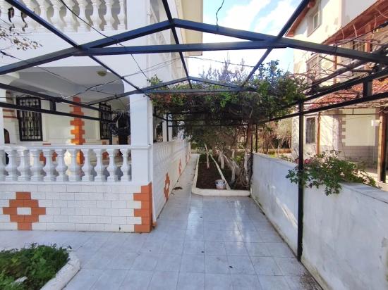 Freistehende 6+1 Villa Mit Garten Zum Verkauf In Doğanbey, Seferihisar
