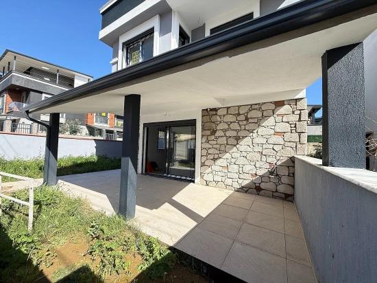 Freistehende 3+1-villa Mit Garten Zum Verkauf In Doğanbey, Seferihisar