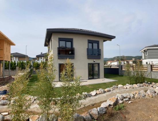 3+1-maisonette-villa Mit Großem Garten In Doğanbey, Seferihisar Zu Verkaufen